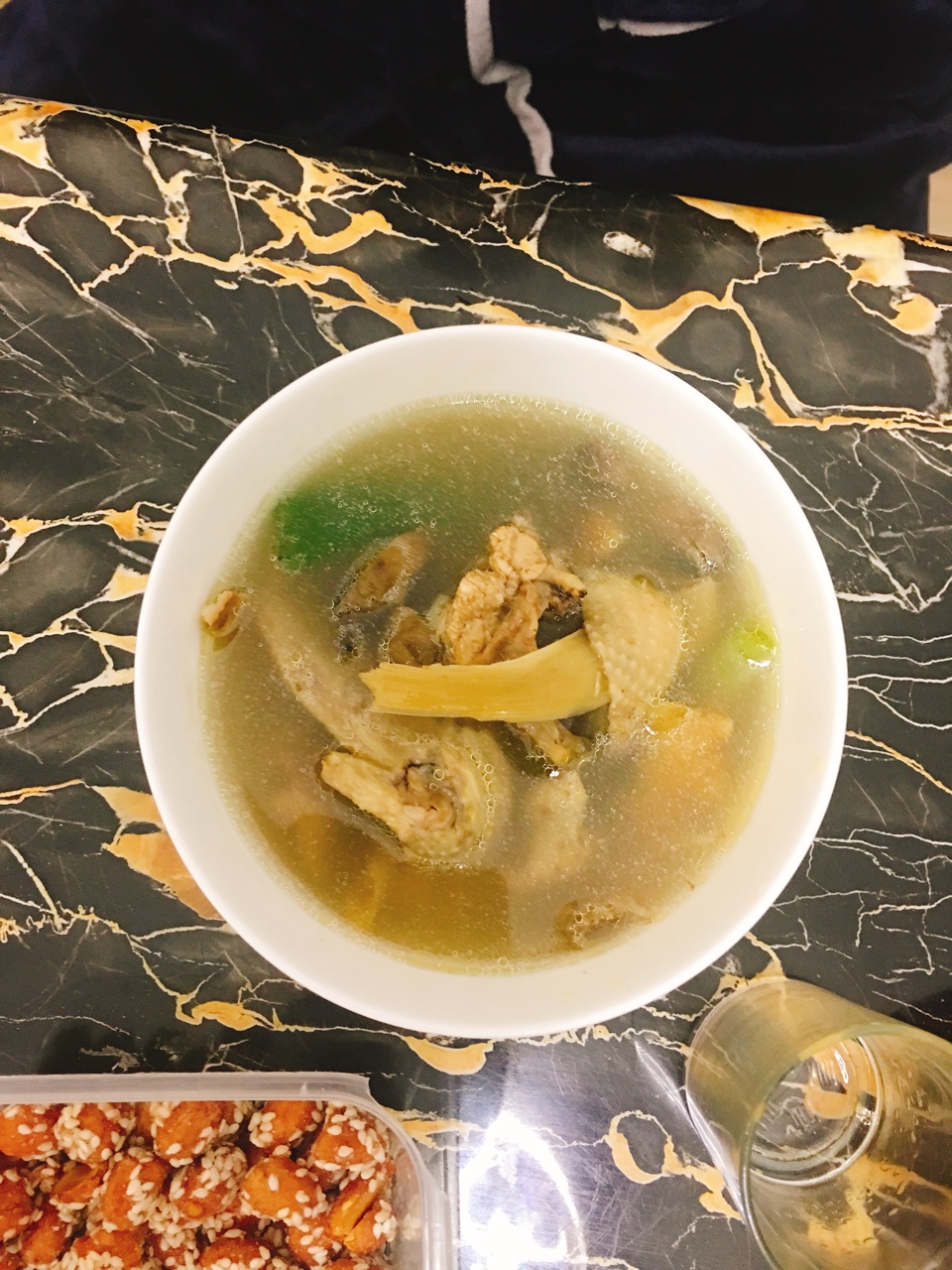 笋干鲜鸡汤