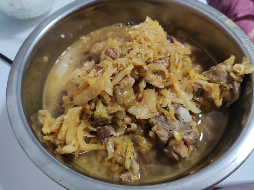 东北酸菜炖排骨