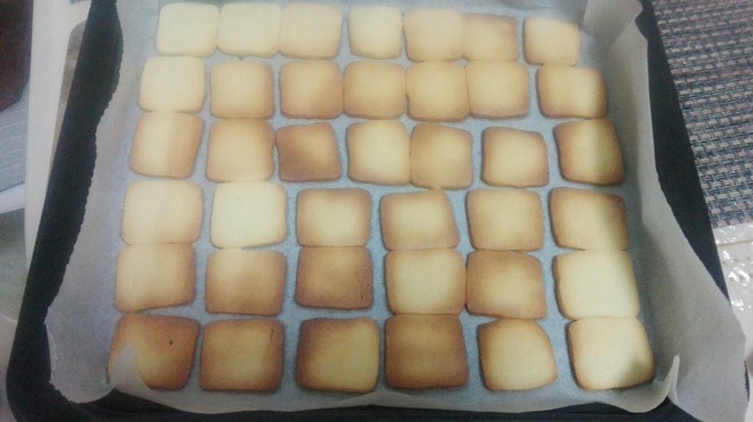 极简风炼奶小饼干