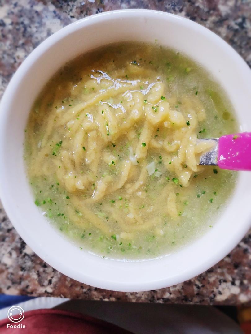 10个月以上宝宝辅食西兰花胡萝卜瘦肉疙瘩面的做法