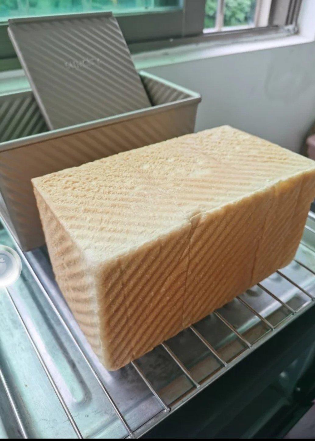 只需一次发酵的超软吐司（附面包机揉手套膜攻略）