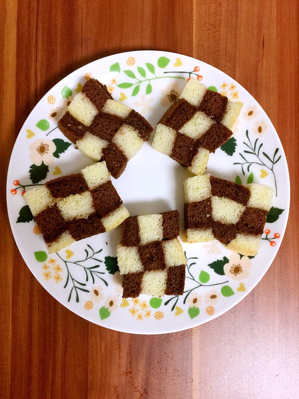 双色棋格奶油蛋糕
