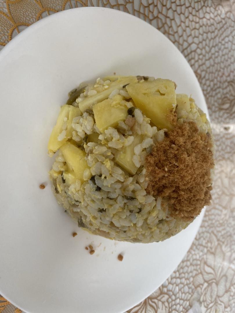 虾仁菠萝炒饭