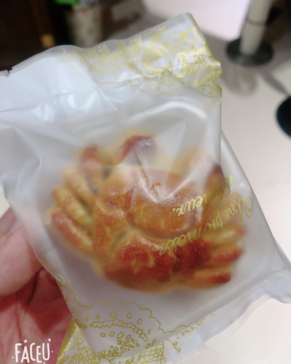 广式莲蓉月饼
