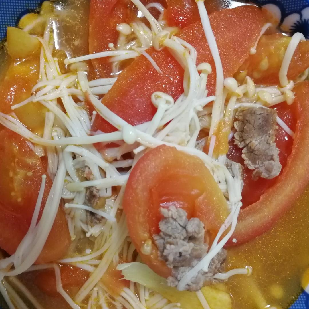 金针菇肥牛番茄锅