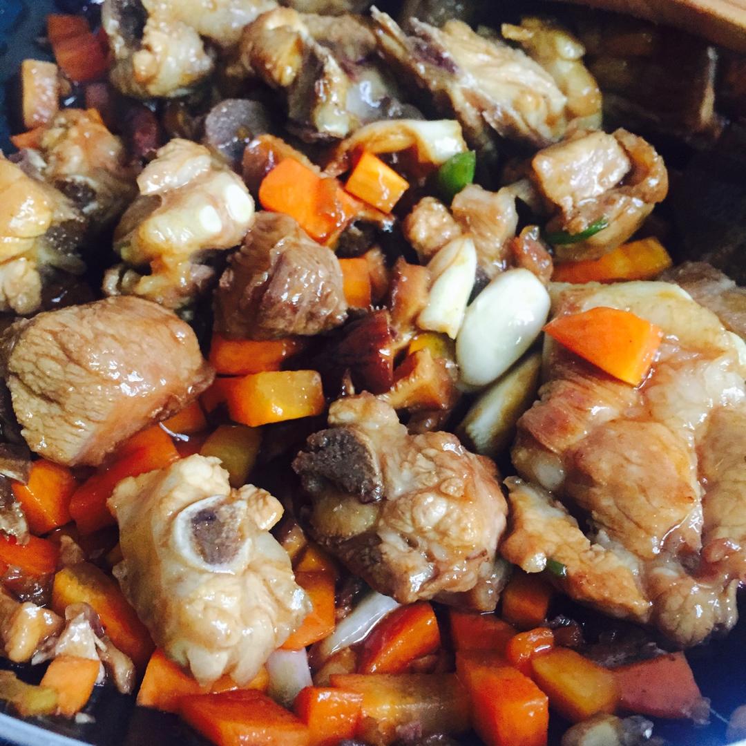 喷香排骨焖饭（爆好吃）