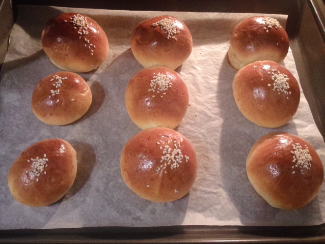 大人小孩都爱不释口的【蜂蜜牛奶小餐包】