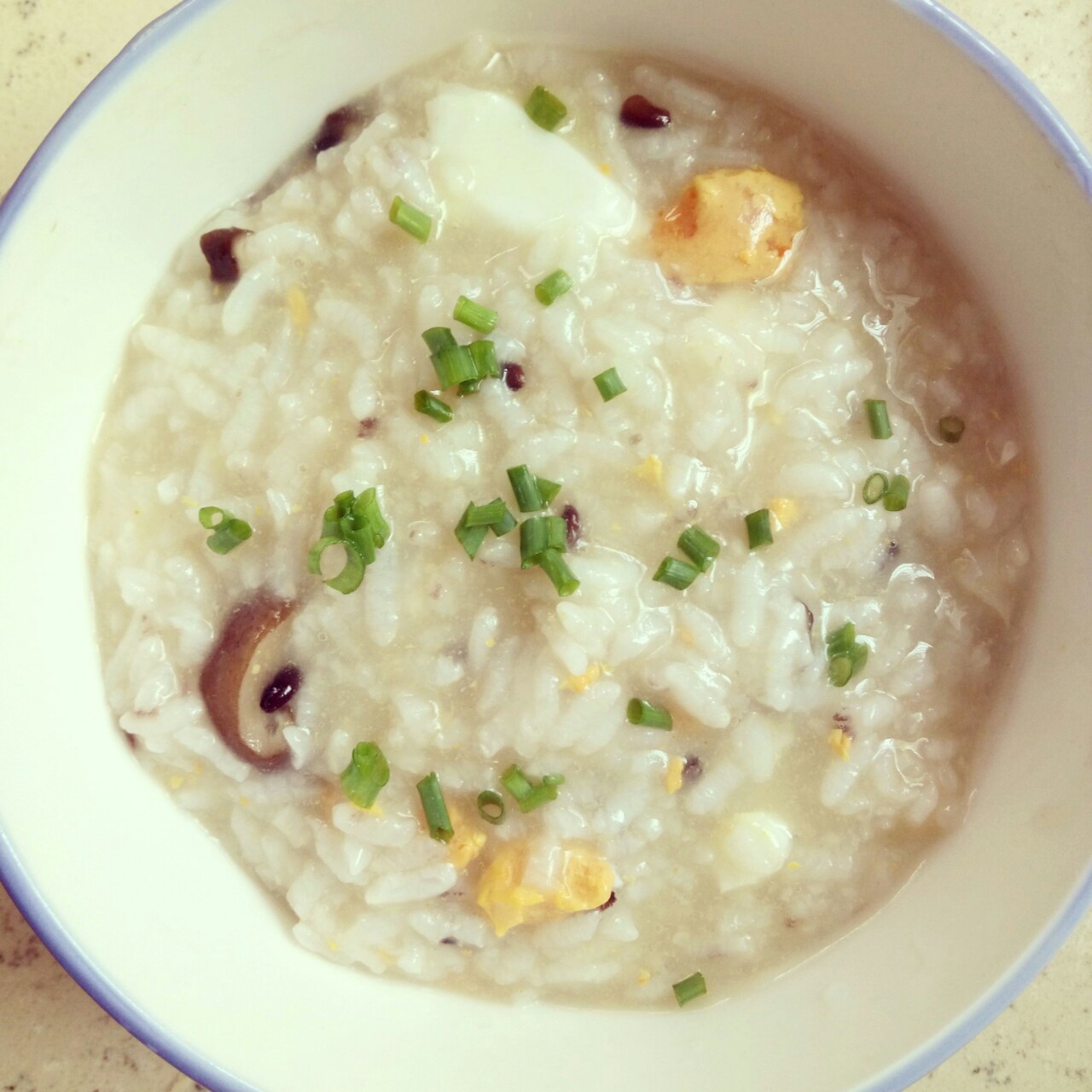 幻想幻象mirage做的香菇咸蛋粥.