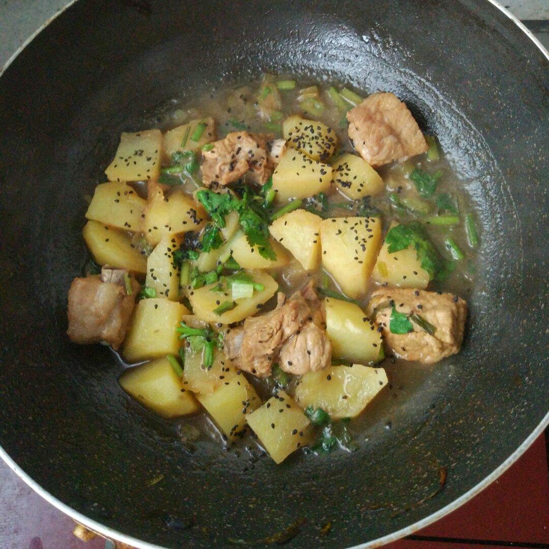 土豆烧排骨