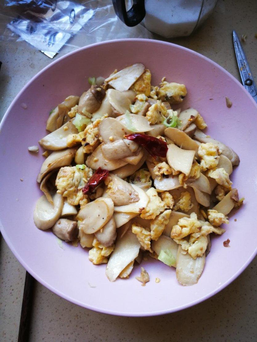 杏鲍菇炒鸡蛋