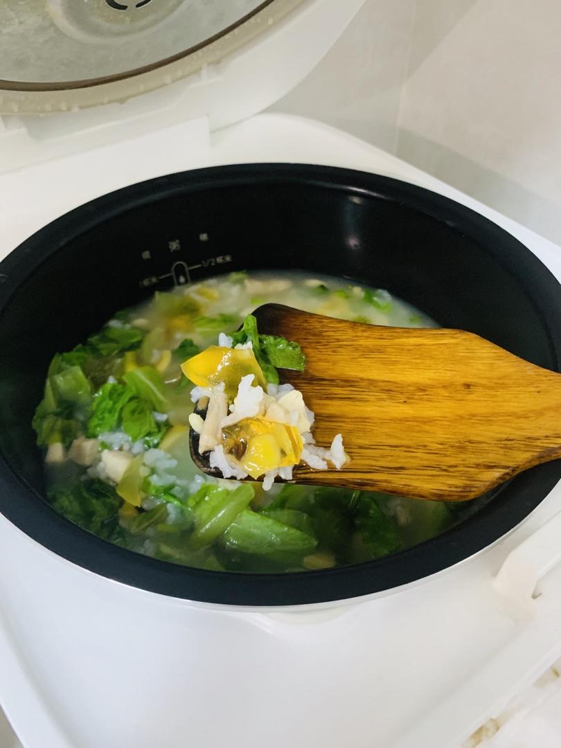 妈妈👩教我做的皮蛋瘦肉粥🥣简单快捷美味😋