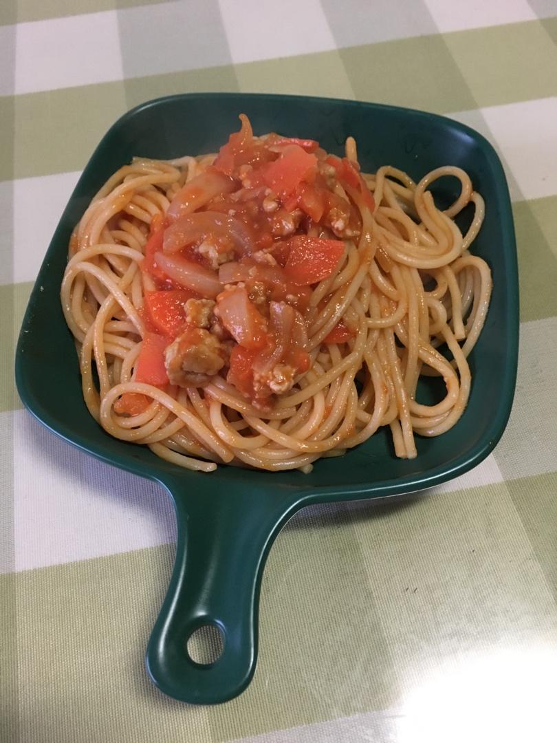 番茄肉酱意大利面