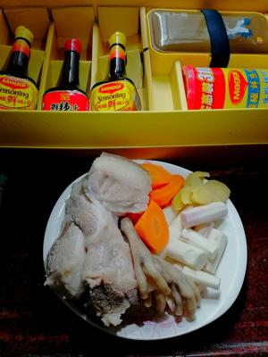 红萝卜、淮山猪肉汤的做法 步骤4