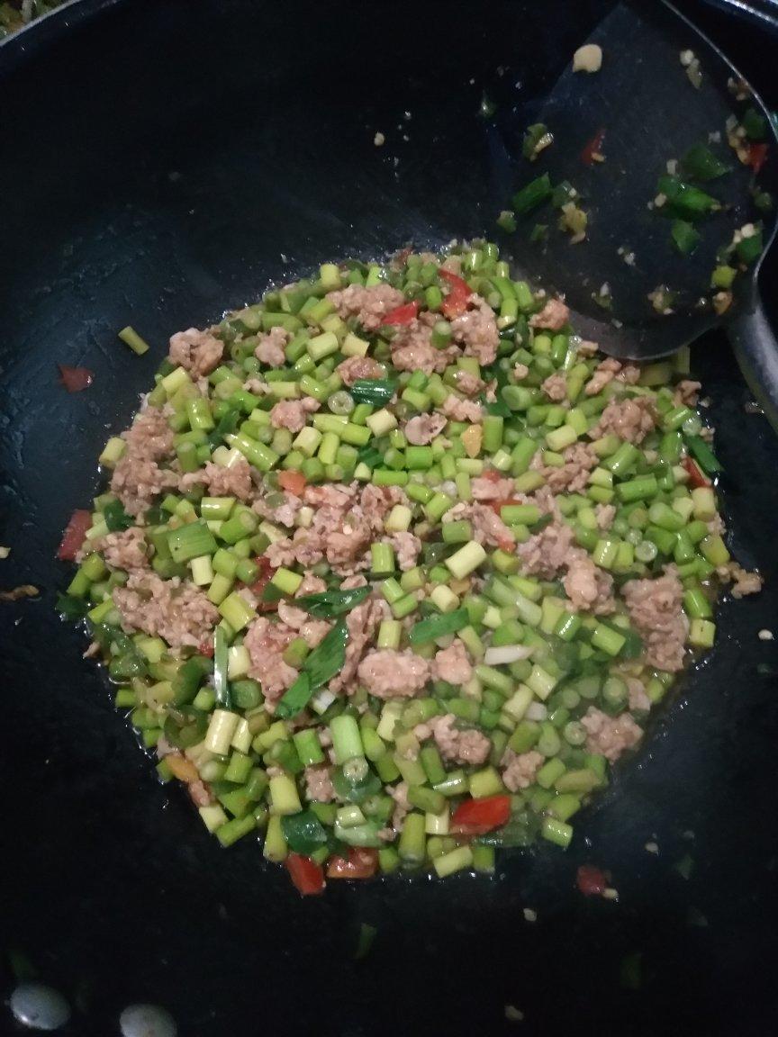 超下饭的蒜苔肉末