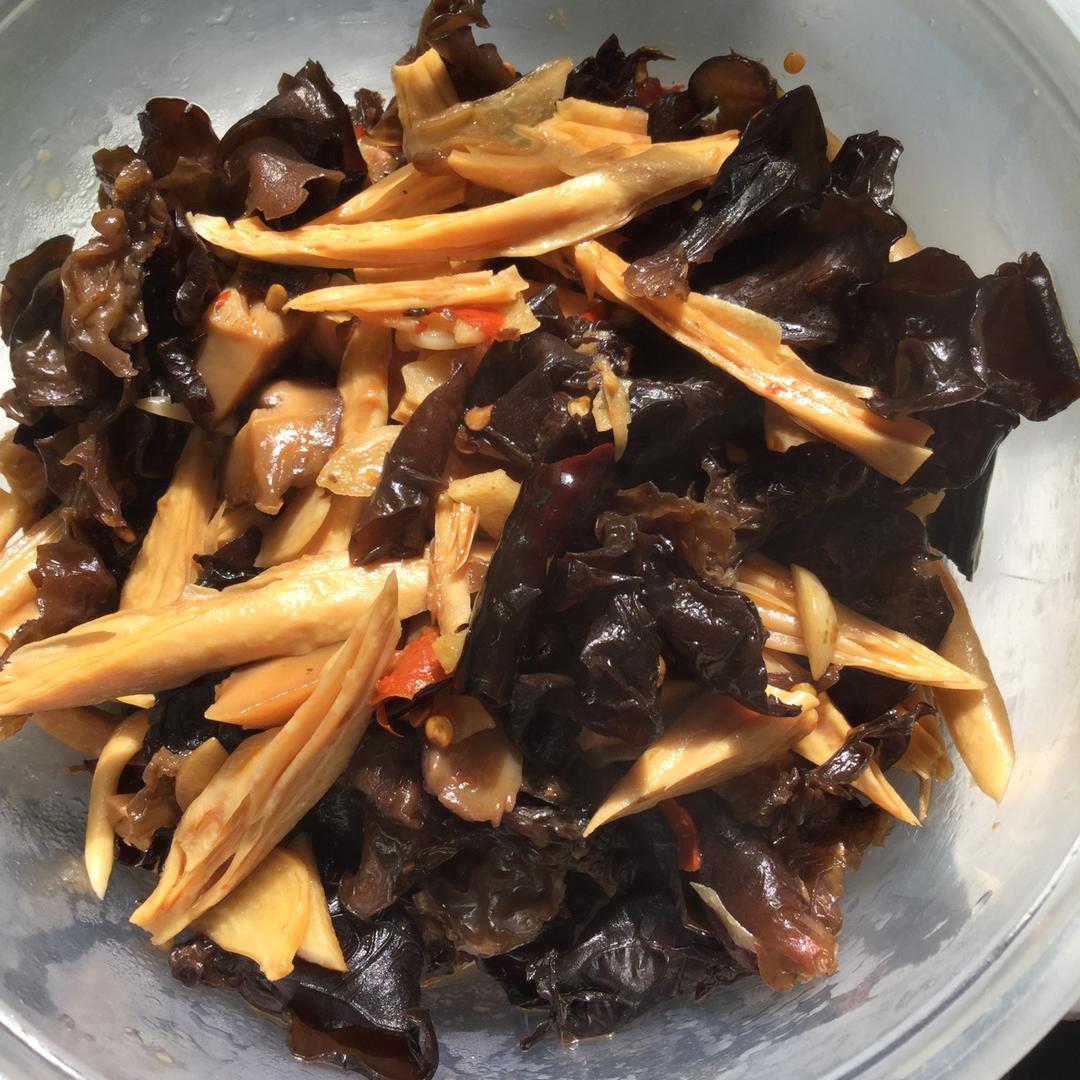 黑木耳炒腐竹