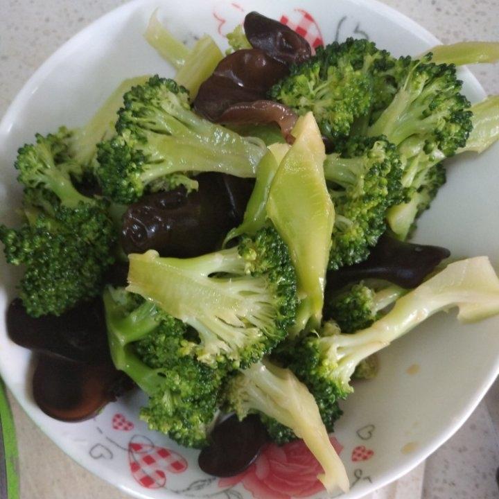 凉拌木耳西兰花