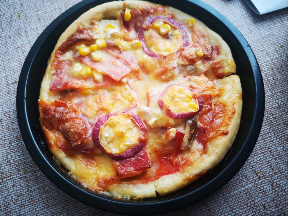 自制披萨 好吃到没朋友 番茄培根洋葱玉米芝士的做法