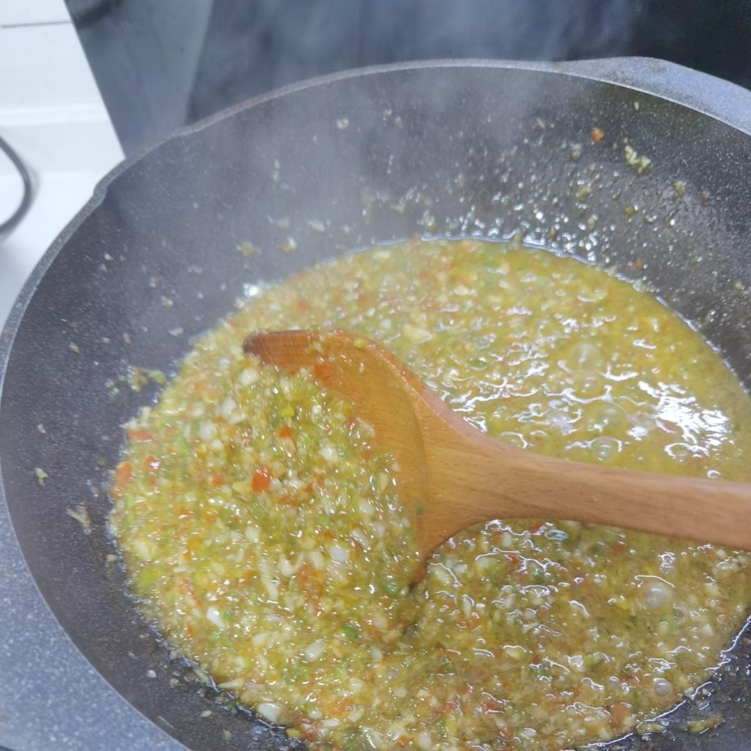 自制蒜蓉辣酱（简单，快手）