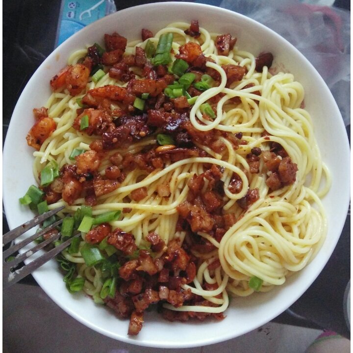 梓欣妈做的虾仁杂酱面