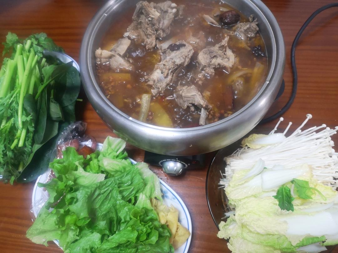 堂妈教你做红汤羊蝎子火锅