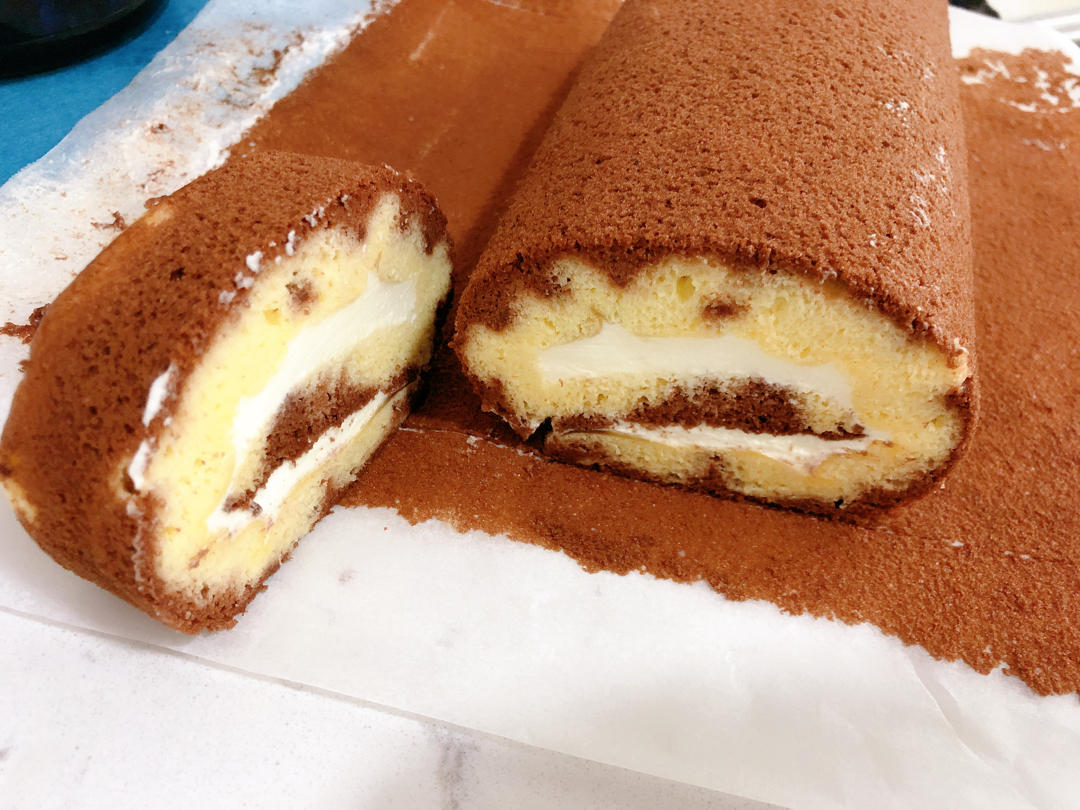 coralcarl做的可可戚风蛋糕卷