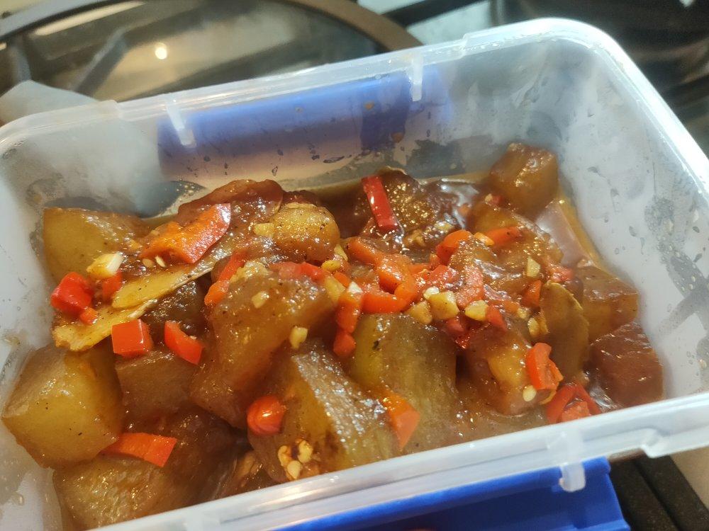 红烧冬瓜最完美做法，不加一滴水，瞬间秒杀红烧肉