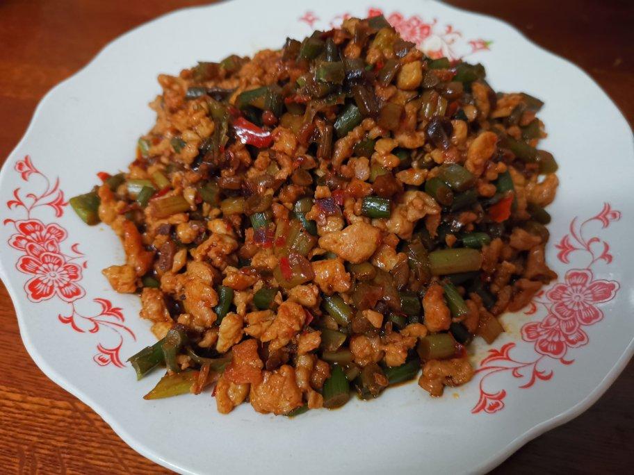 下饭菜～蒜苔肉末