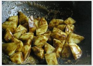 咖喱土豆的做法 步骤3