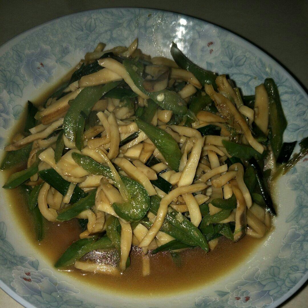 青椒素炒杏鲍菇