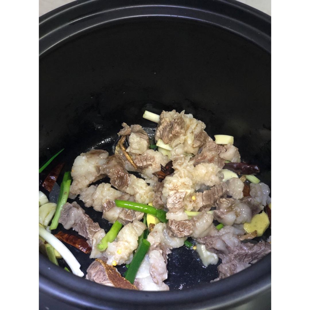 馋哭自己的土豆烧牛腩