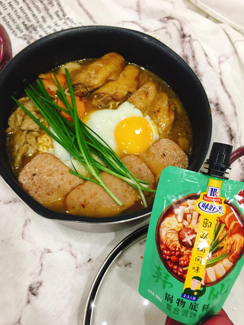 泡菜风味排骨年糕锅