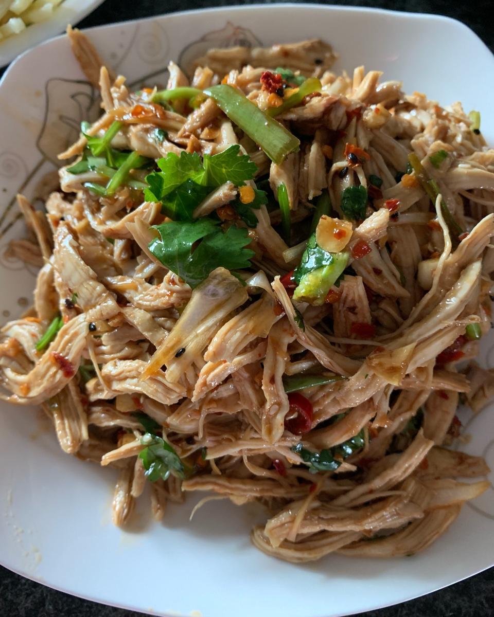凉拌鸡丝（爽口低脂鸡胸肉）