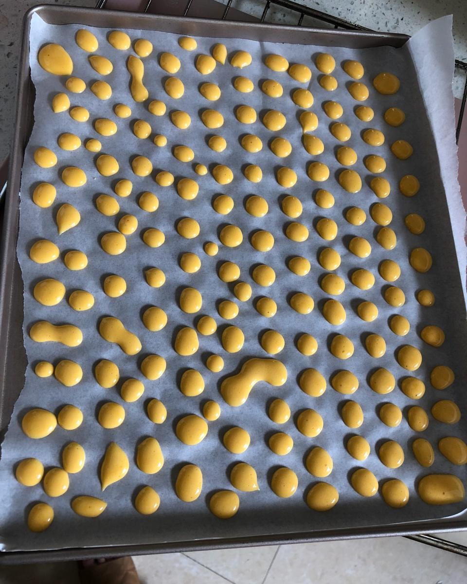 入口即化的无添加蛋黄溶豆
