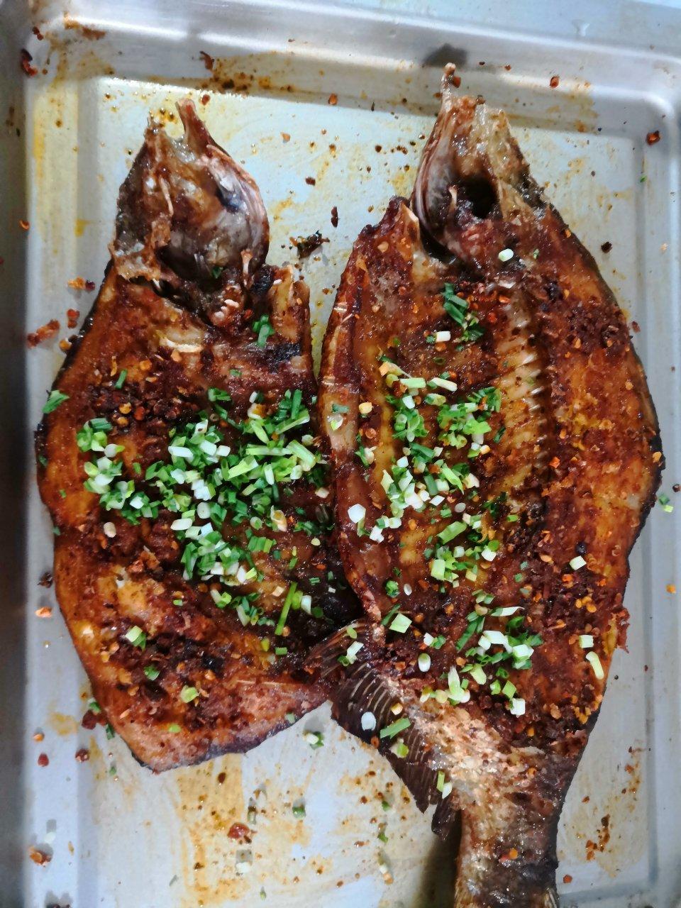 雨珊_d0fa做的烧烤摊上的烤鱼 烤箱版烤鱼 干烤鱼