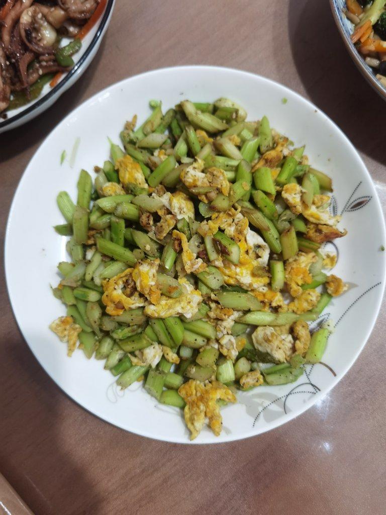 健康低卡家常菜—芦笋炒蛋