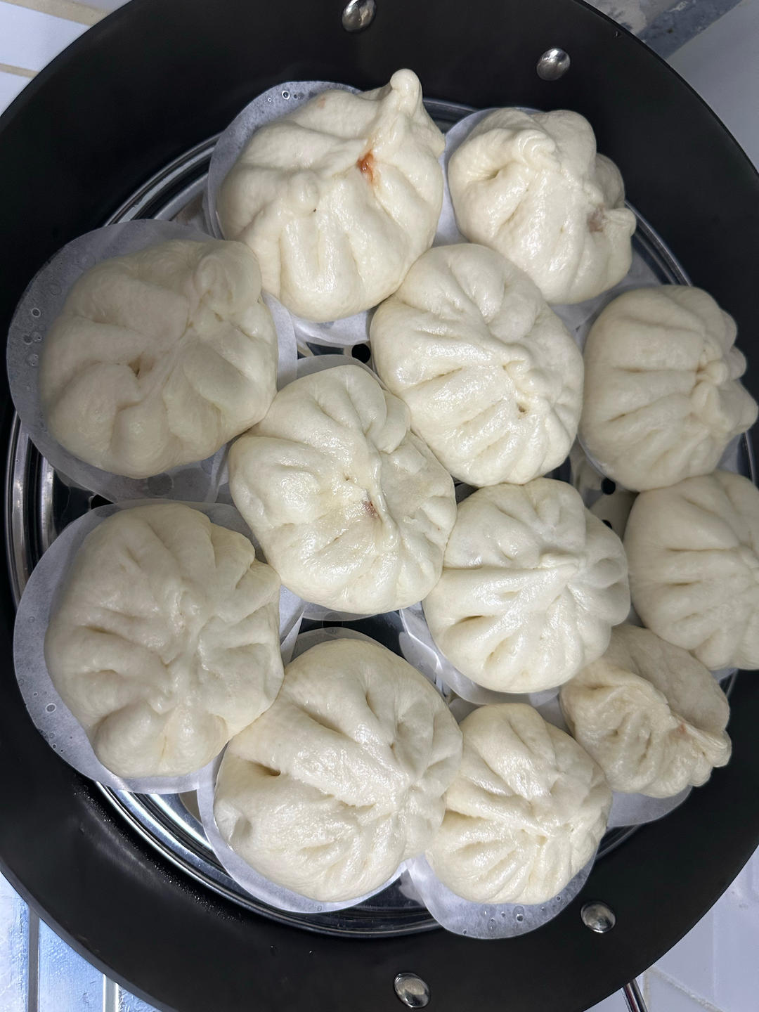 鲜嫩多汁的叉烧包