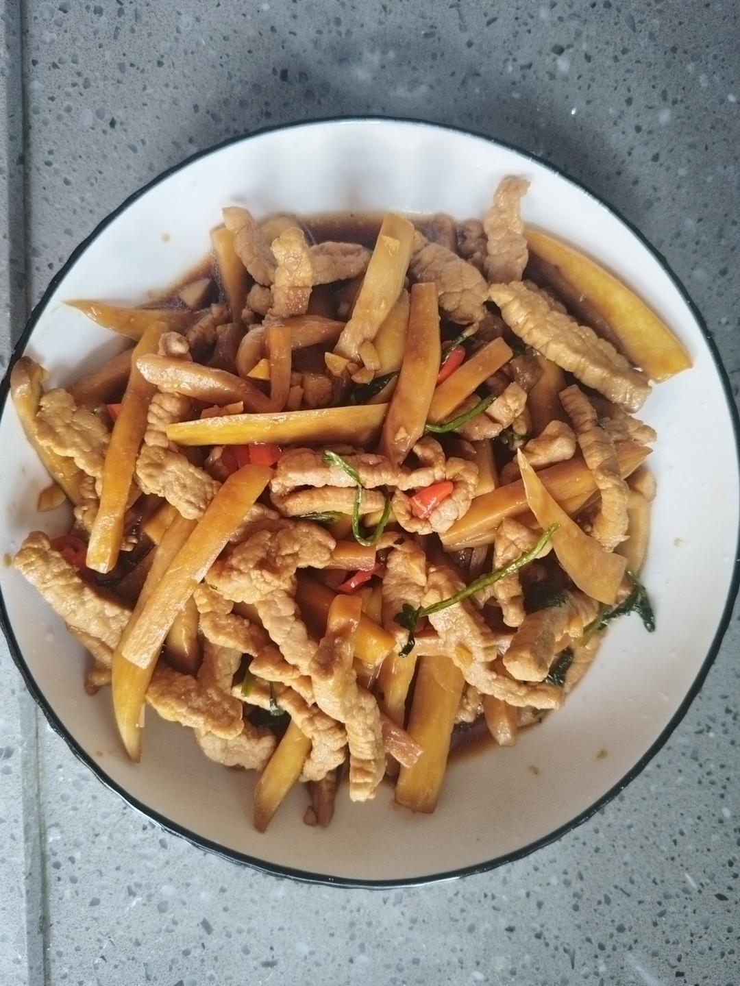 杏鲍菇炒肉丝
