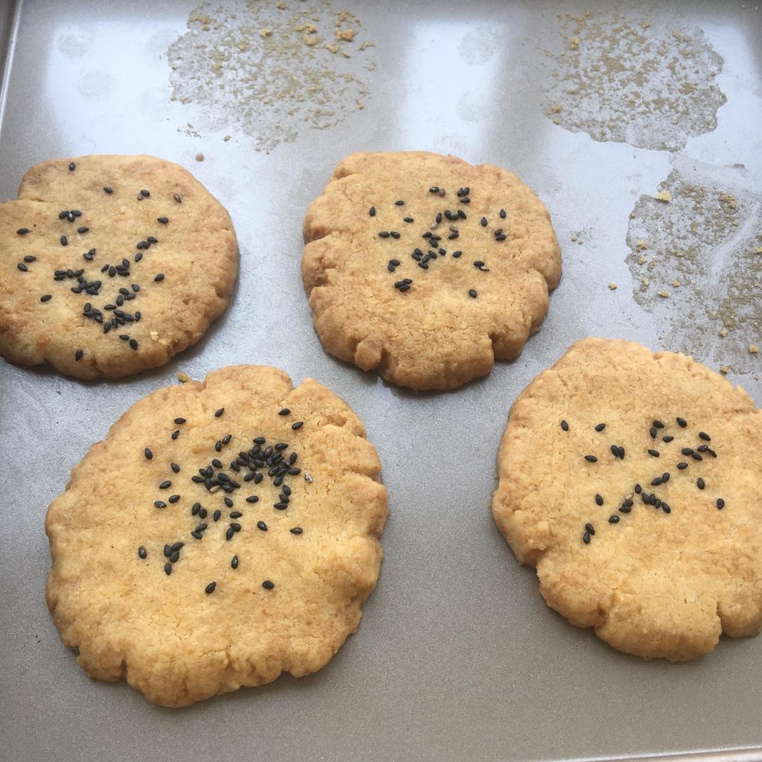 轻轻一按就碎掉的原味桃酥（不输猪油版）