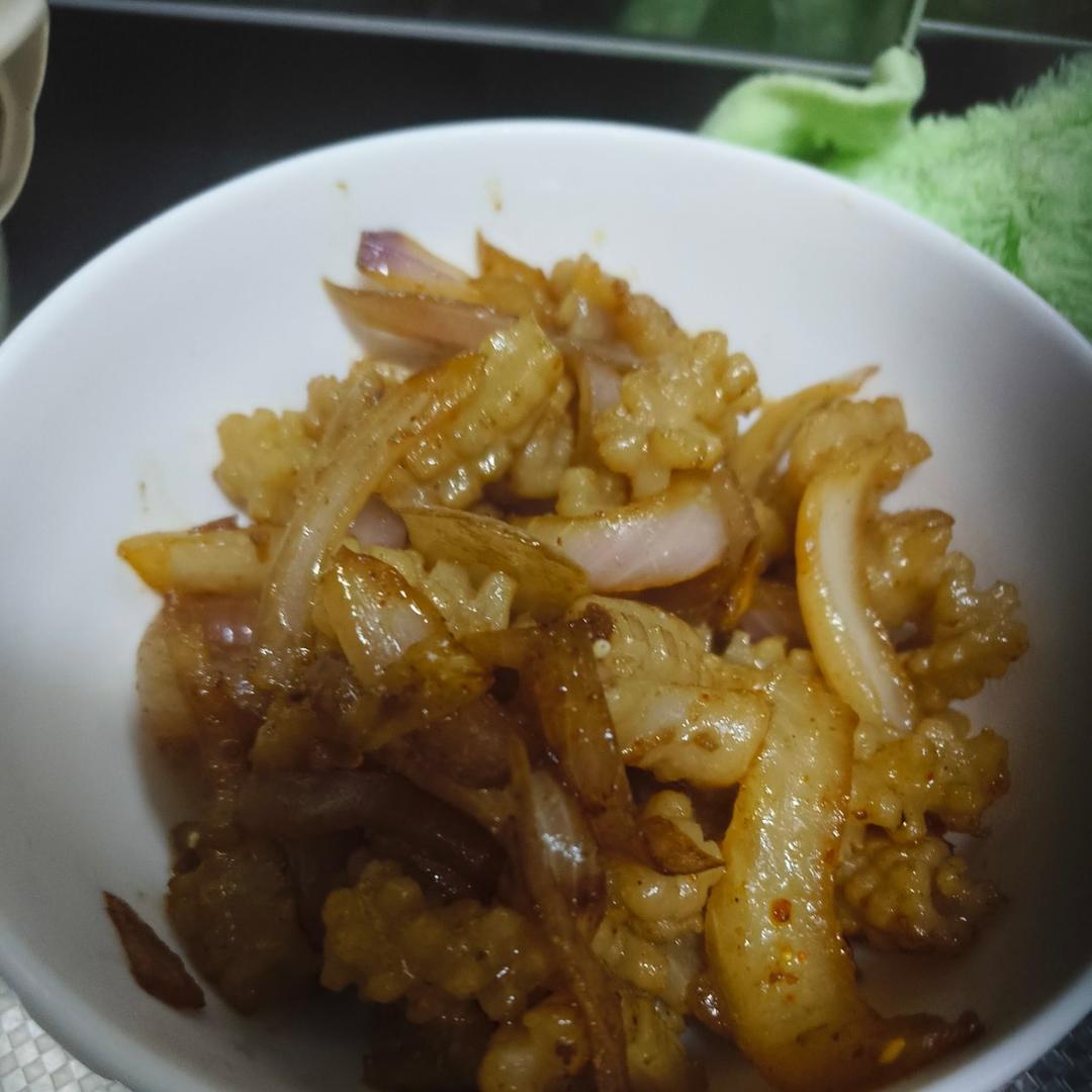 爆炒鱿鱼须，加上这一步，可以与铁板鱿鱼媲美