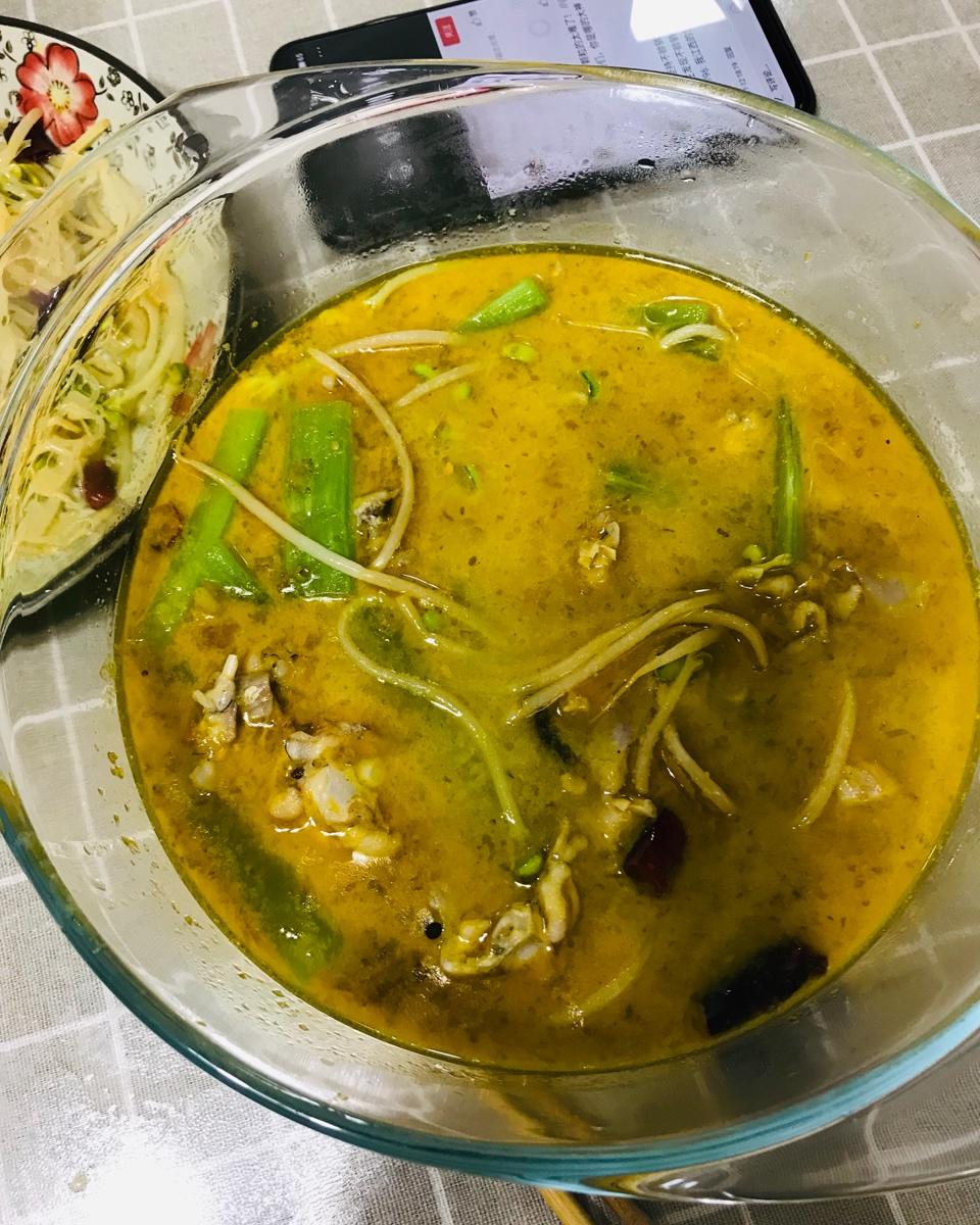 泡椒酸汤牛蛙