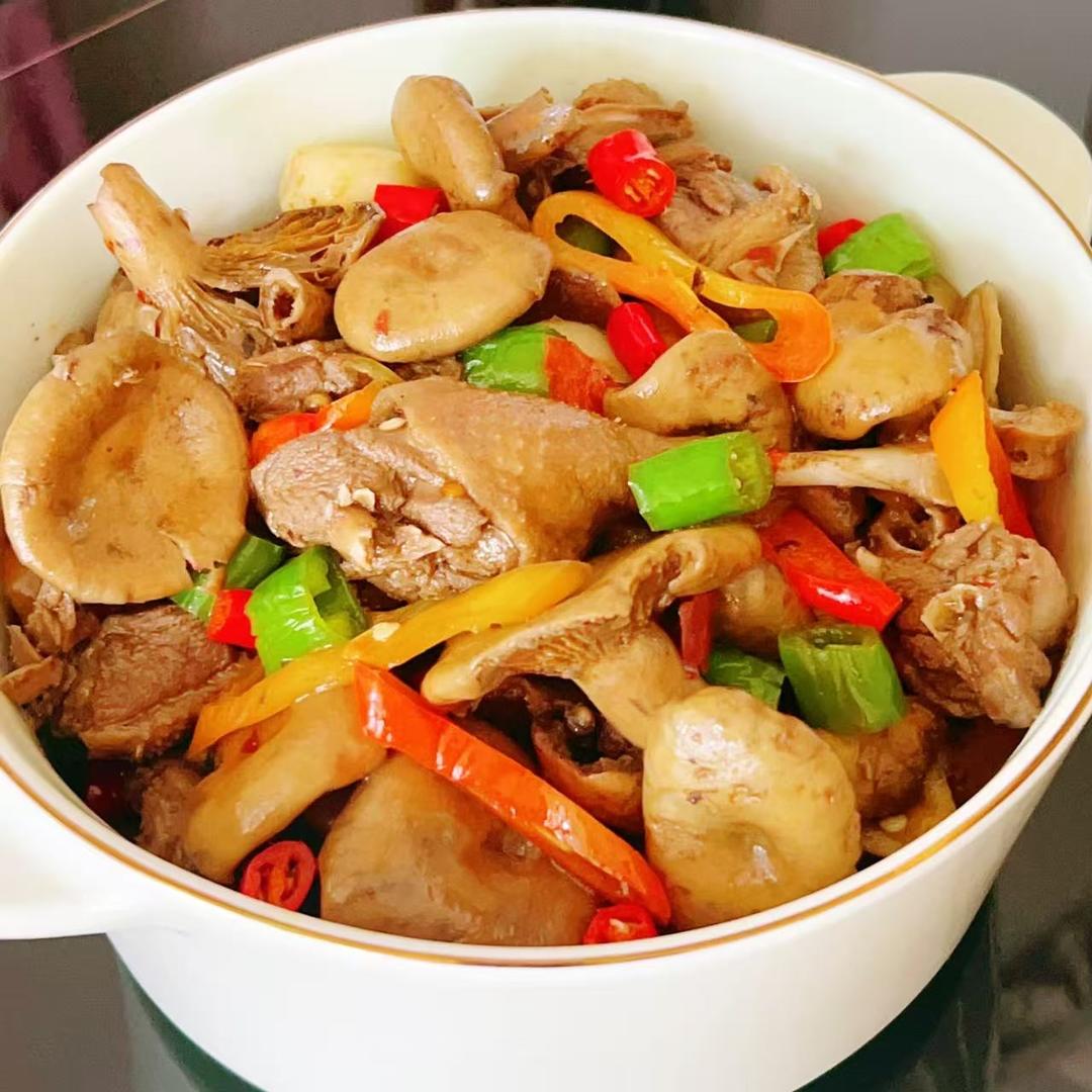 【枞树菌辣子鸭🦆的做法步骤图，怎么做好吃】烹饪玩手_下厨房