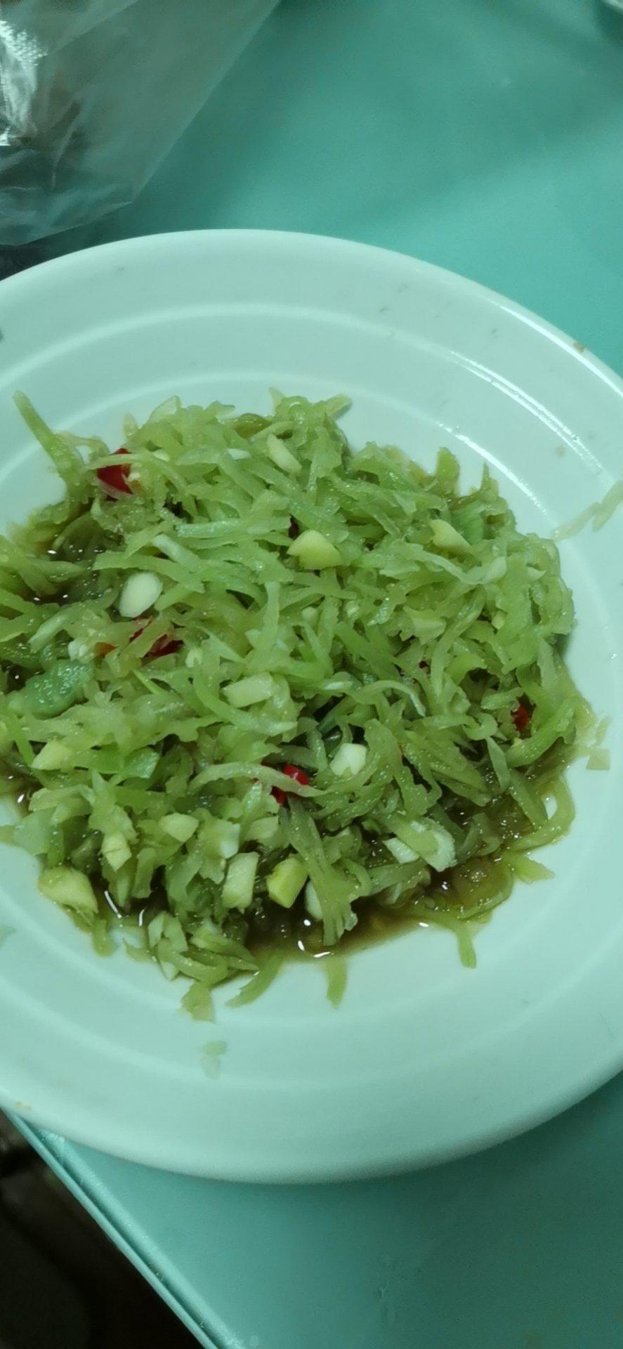 凉拌莴笋丝，千万别焯水，这样做更爽脆