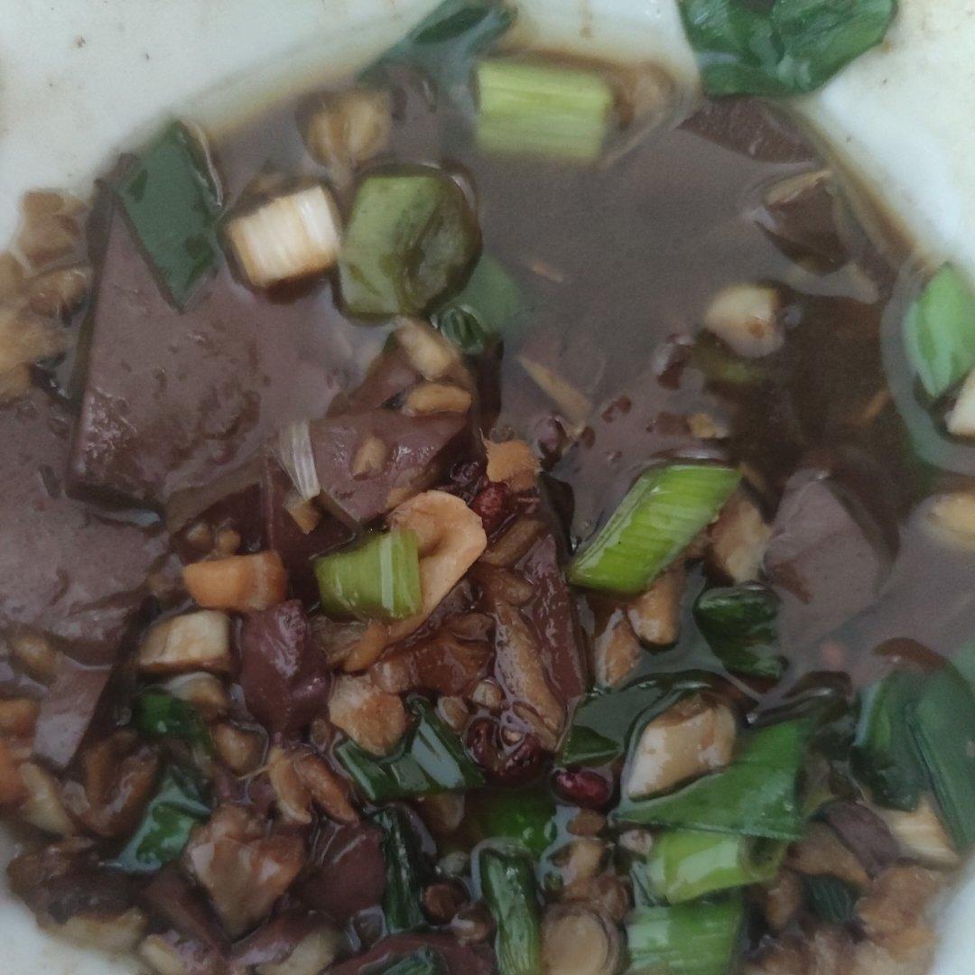 大葱冒鸭血（炒鸭血）