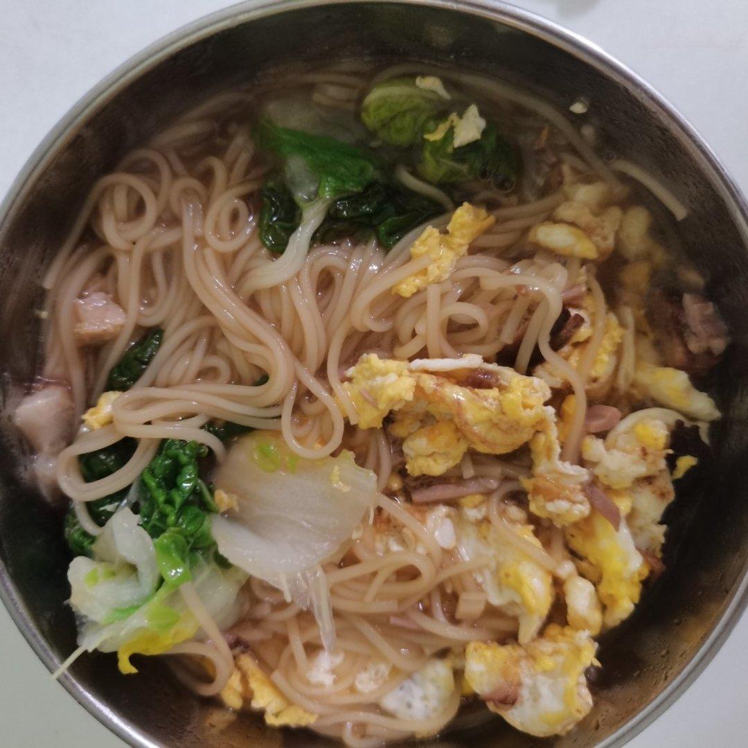 5分钟搞定完美早餐，煎蛋清汤面🍜