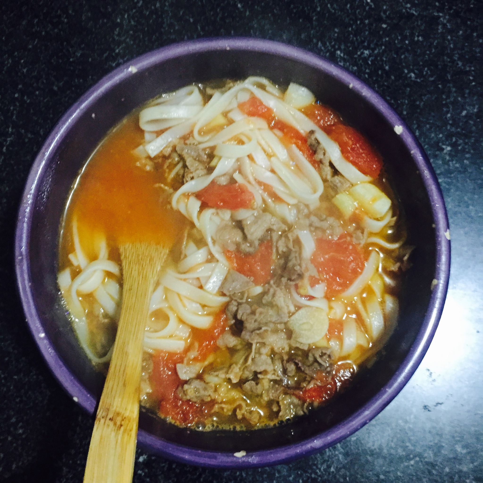 金针菇肥牛番茄锅