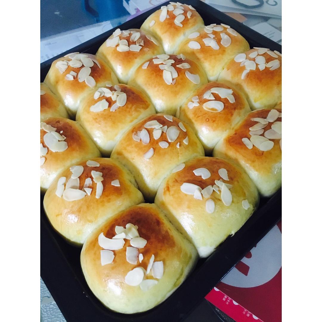 鲜奶油小餐包（一次发酵）