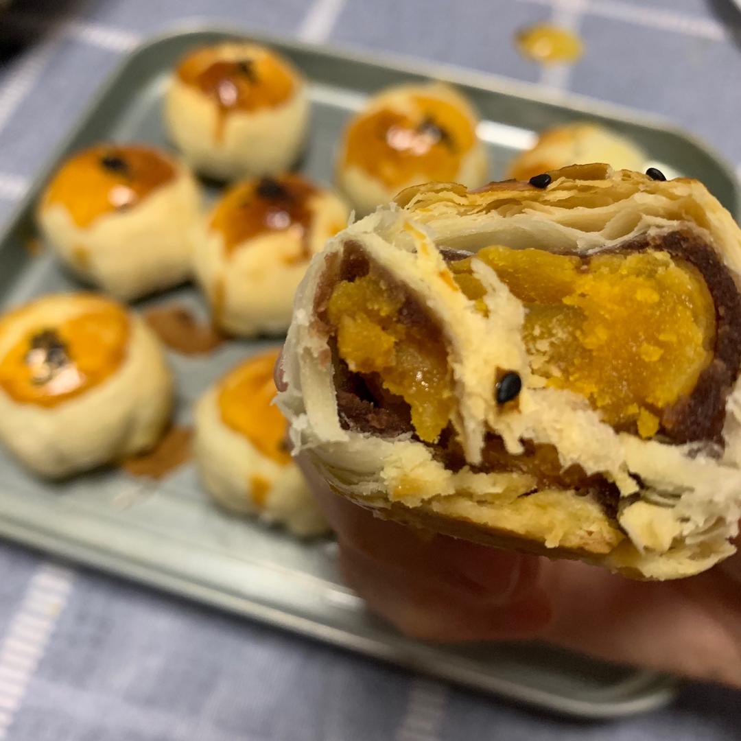 蛋黄酥（超详细步骤，附红豆沙馅做法）