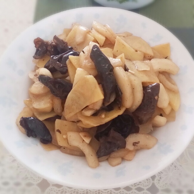 老黄瓜炒土豆片