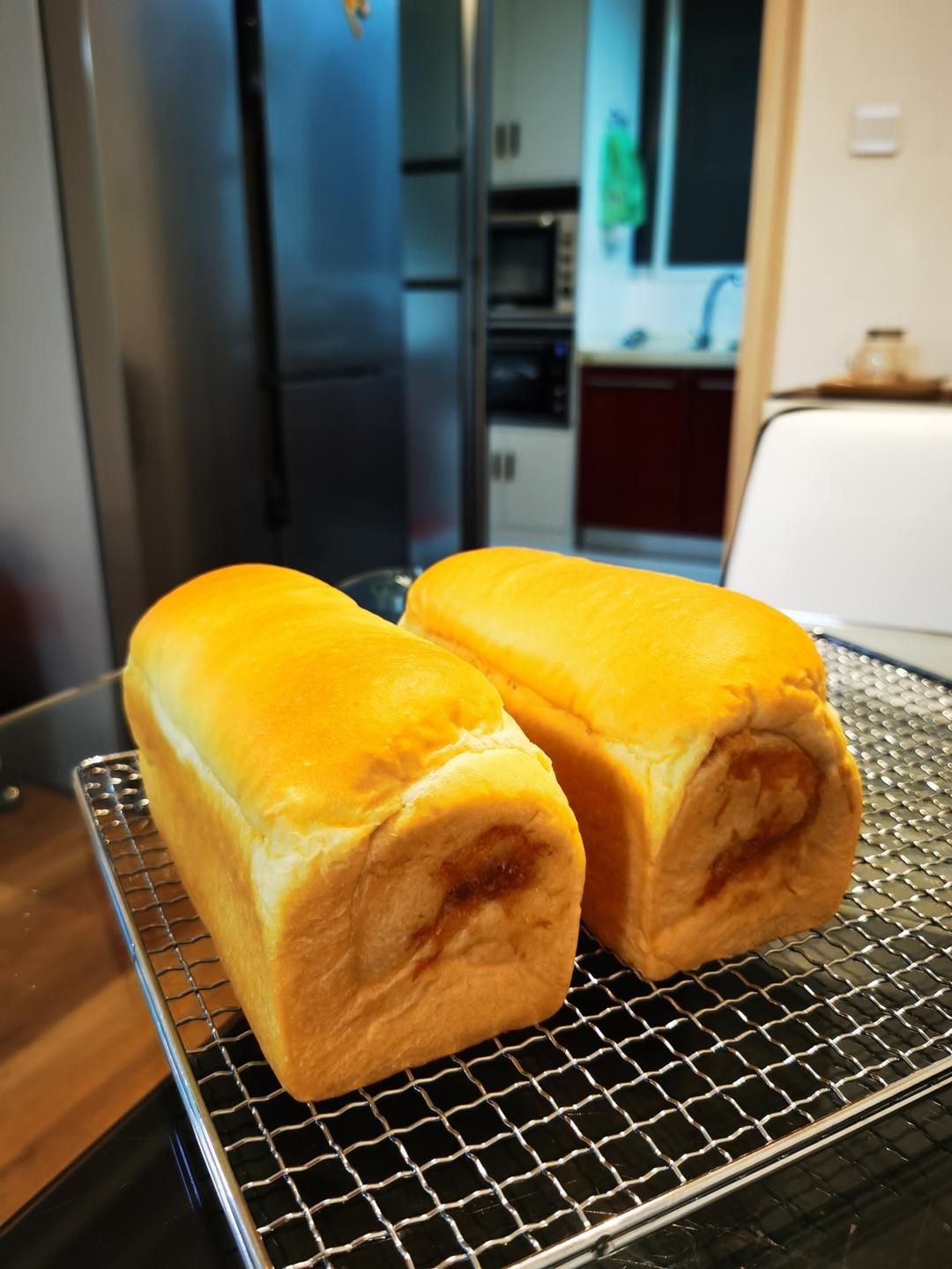 奶香纯粹的重料淡奶油吐司