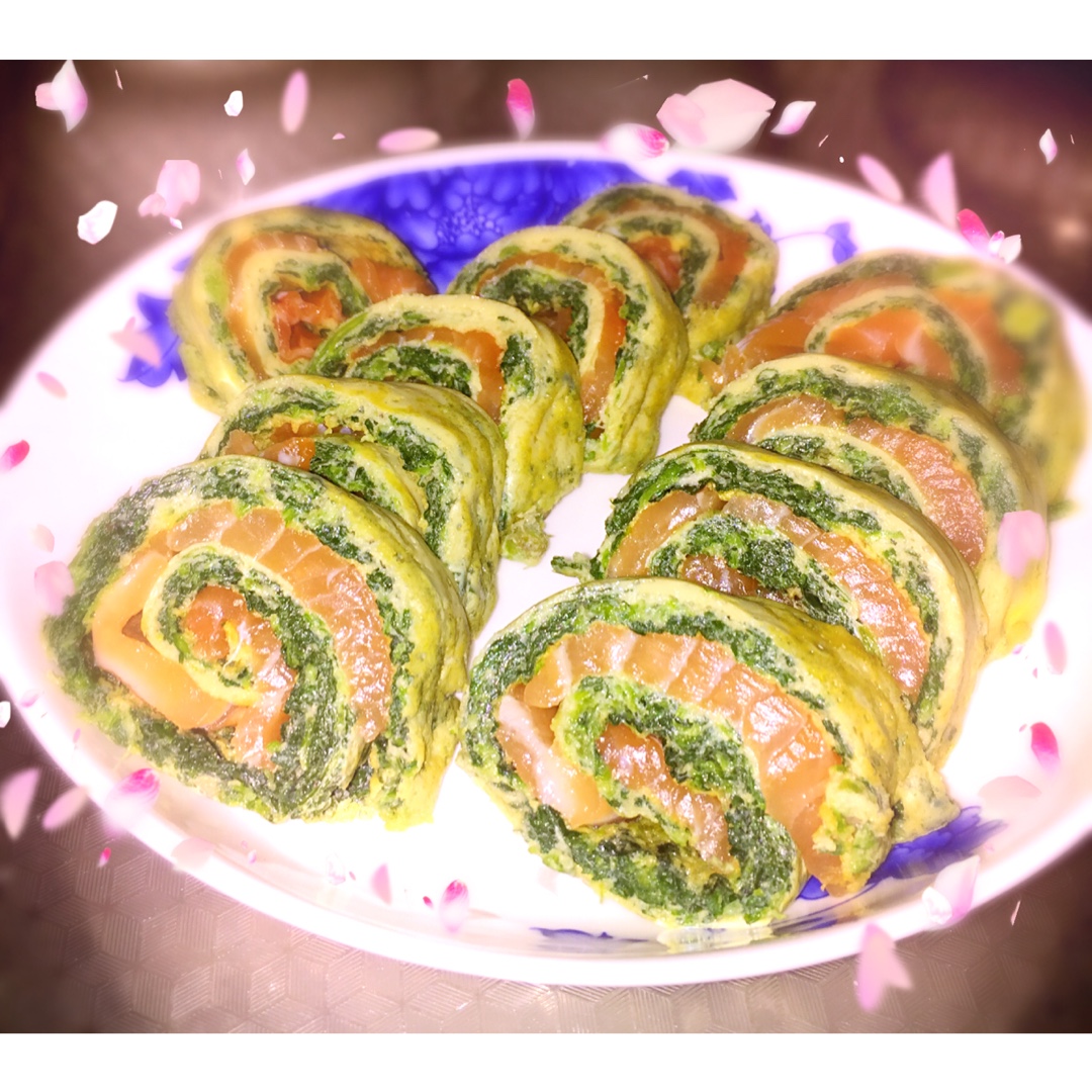 烟熏三文鱼菠菜蛋卷